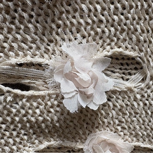 Scrap Work sz S Whimsical Cream Open Knit Dainty Ivory Flowers 3/4 Bell Sleeves - Picture 4 of 11